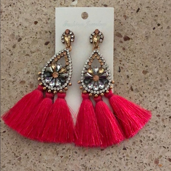Jewelry - Tessel earring with crystals Hot Pink